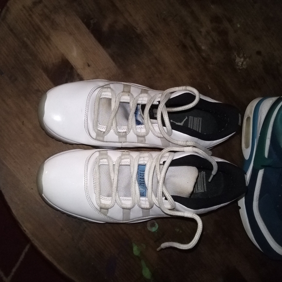 Nike White and Black Athletic Shoes - Picture 4 of 4